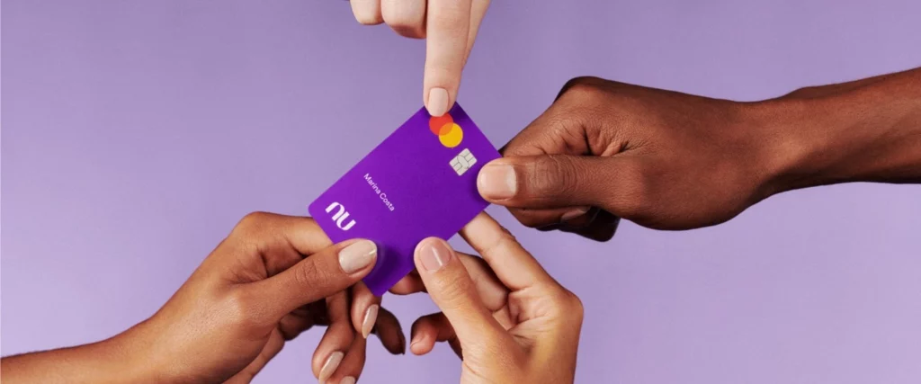 Obter mais limites de cartão de crédito pode ser um desafio para muitos brasileiros, incluindo clientes do Nubank. O banco digital geralmente é generoso quando se trata de liberar mais margem para os usuários gastarem e comprarem, mas isso nem sempre acontece.