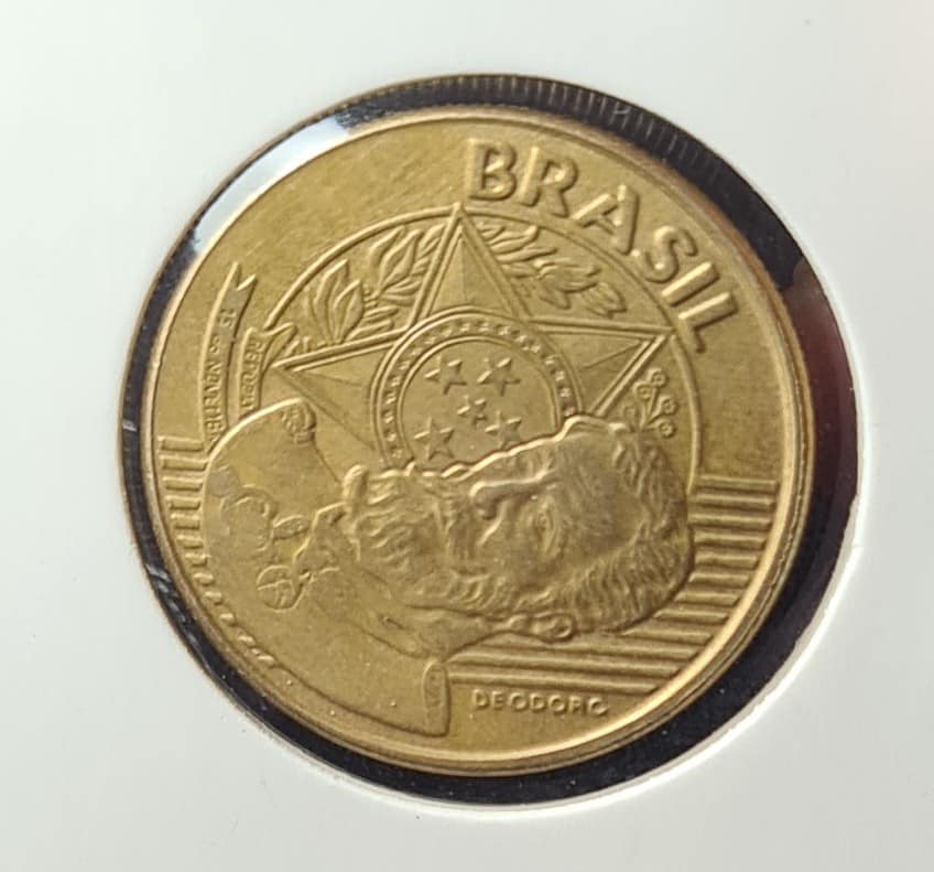 No Brasil, há muitas pessoas que gostam de colecionar moedas como hobby ou profissão. A ascensão dos fundos antigos continua, por isso é possível encontrar tesouros da sua carteira.