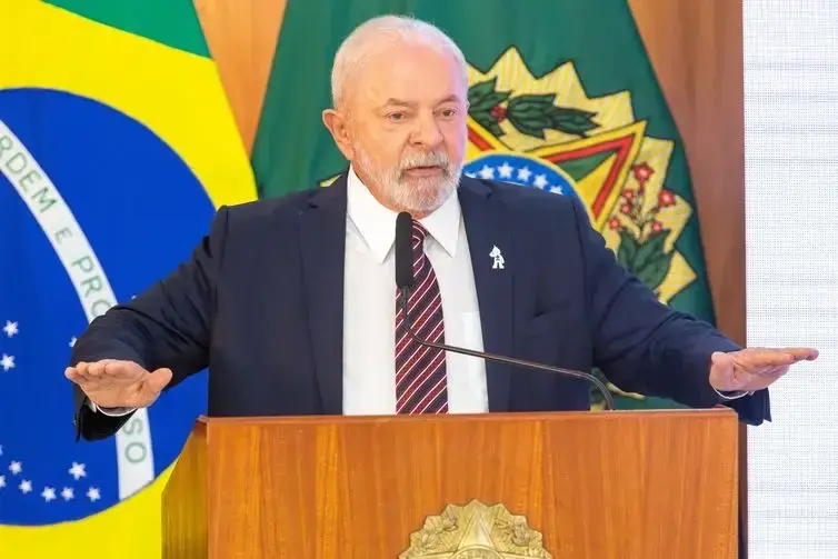 Desde que assumiu a presidência do Brasil, Luiz Inácio Lula da Silva (PT) visitou o país e o exterior muitas vezes para cumprir a agenda, e o valor gasto em seu cartão corporativo chamou a atenção de alguns.