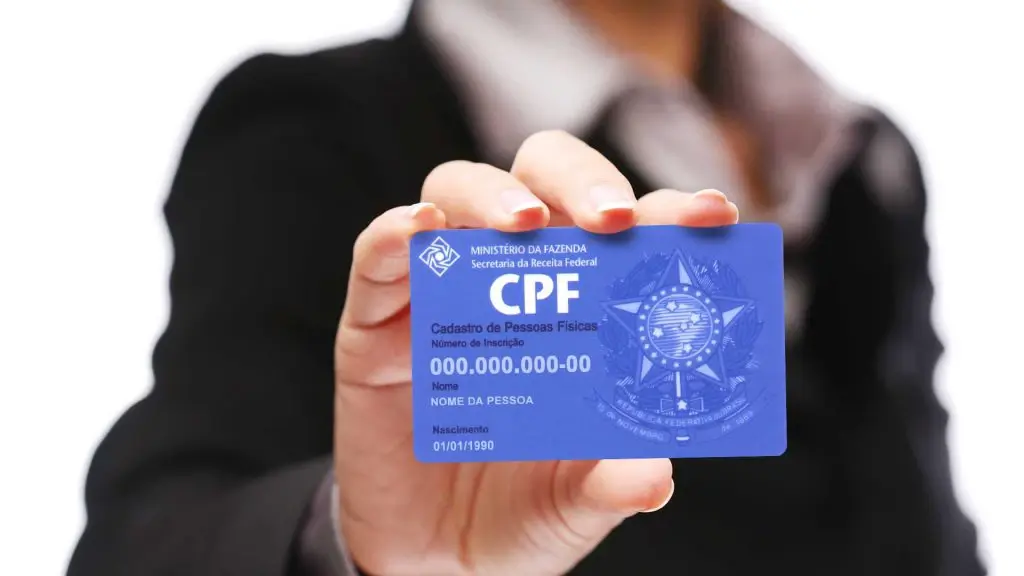 Muitos consumidores acreditam que colocar um CPF em suas contas pode ajudar o cidadão a melhorar o score do cartão de crédito. No entanto, é apenas um boato que está surgindo entre muitos consumidores.